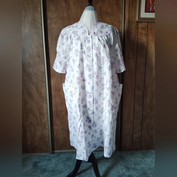 National Women's Lightweight Housecoat Mumu Pockets White Purple Floral Size 3X - Picture 2 of 11